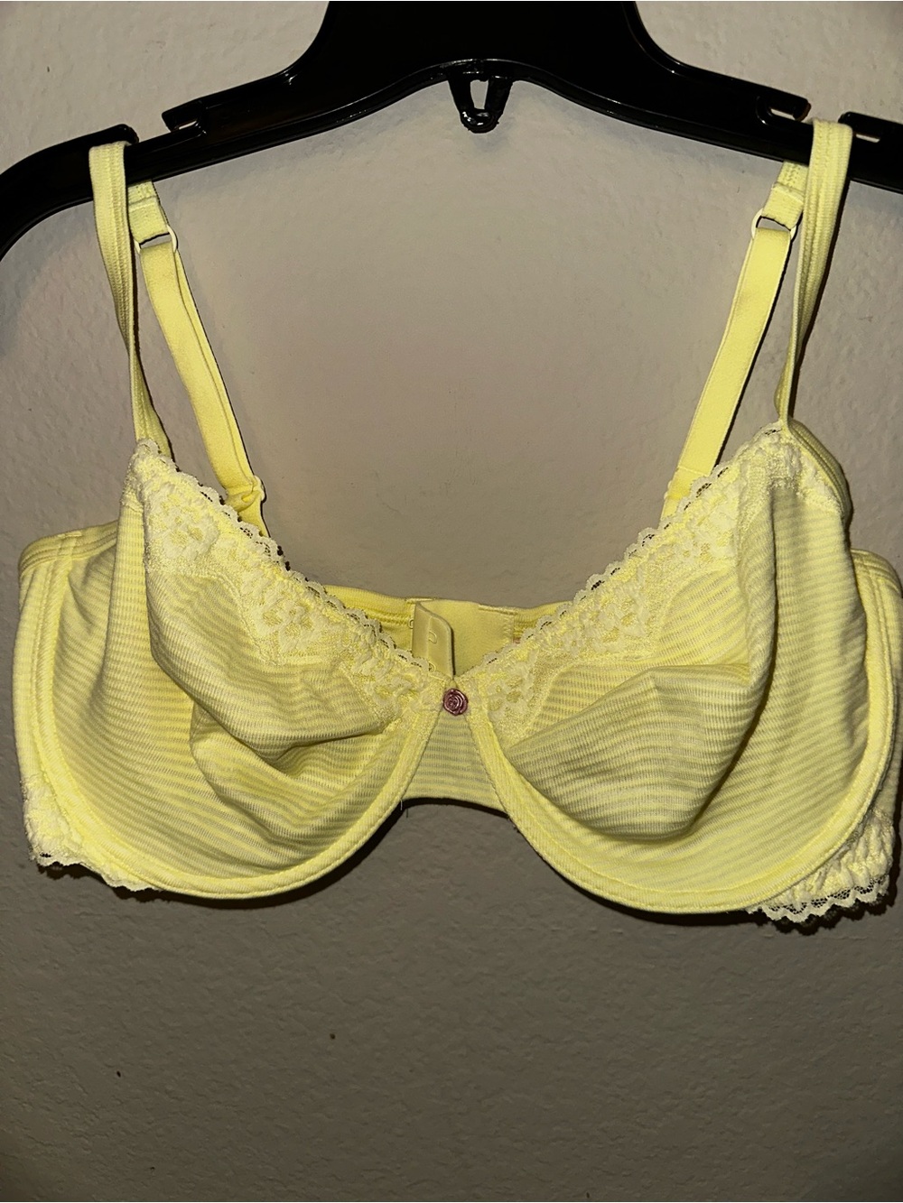 Victoria's Secret T-shirt unlined Demi bra size 38D beautiful butter yellow